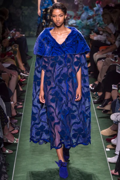 Look 14